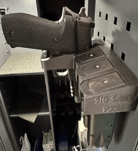 Uchwyt na broń SIG SAUER P226 i magazynek / magazynki (wkładane z przodu)