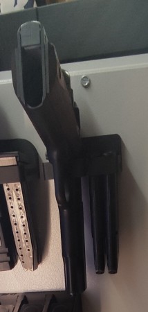 Uchwyt na broń COLT 1911 i magazynki .22LR / 45 ACP(wkładane od góry)