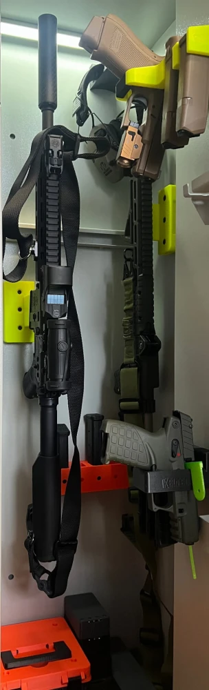 Uchwyt / wieszak na TIPPMANN M4-22 - wkładanie w gniazdo magazynka