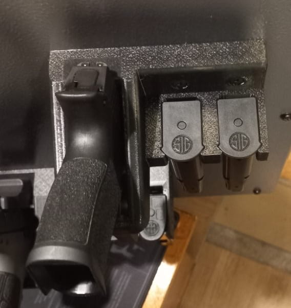 Uchwyt na broń SIG SAUER P365 / P365 XL + 2 magazynki (wkładane z przodu)