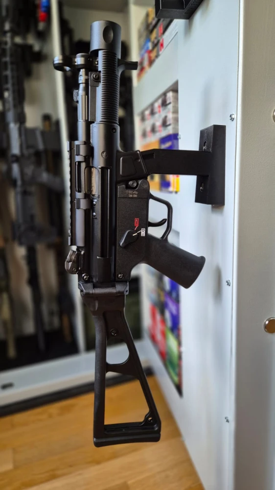 Uchwyt / wieszak na HK MP5 / SP5 9MM - wkładanie w gniazdo magazynka