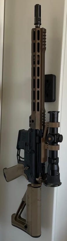 Uchwyt / wieszak na broń długą z szyną M-LOK