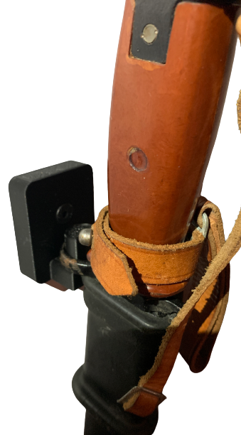 Uchwyt / wieszak na bagnet do AK 47